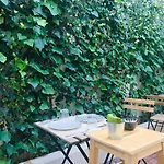 Isola Bed & Breakfast *